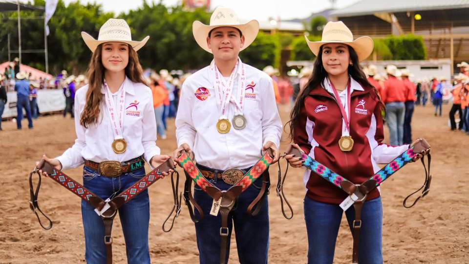LA DELEGACIÓN SONORENSE DE RODEO GANA TRES PRESEAS EN OLIMPIDA NACIONAL 